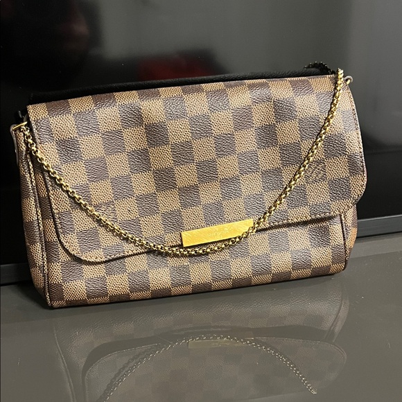 Luis Vuitton Damier Ebene Favorite MM👜⭐️ - Picture 3 of 11